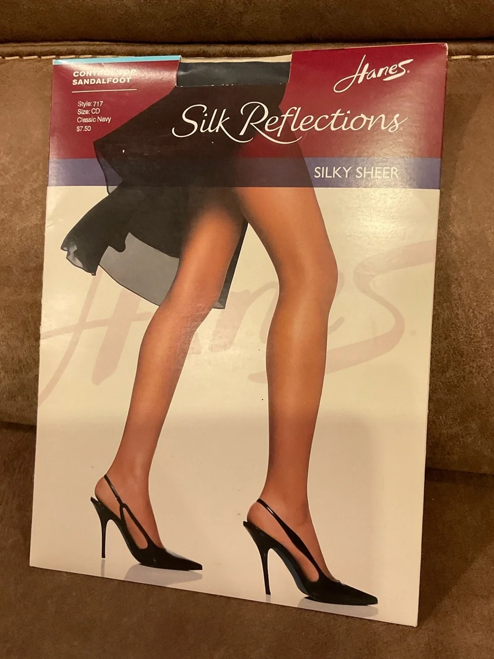 Hanes Silk Reflections Classic Navy 717 Hose - CD
